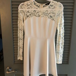 Romántic & Sexy Off-White Lace Long Sleeve Dress